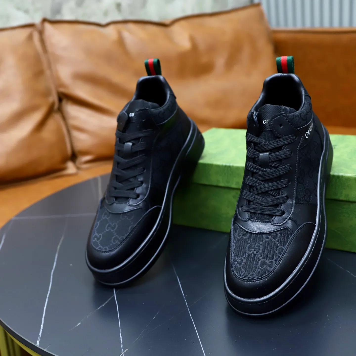 Ex-factory price: 442💰🙅‍♂️🙅‍♂️🙅‍♂️ Brand: GUCCI Standard code: 38-44 (45 customized) Grade: Same as the official website Material: Original cowhide material spliced with brand cloth Comfortable and breathable lining Lightweight and wear-resistant sports outsole Style category: Men's fashionable casual shoes Running sports shoes Distinguished luxury brand elements Top luxury color: actual picture color